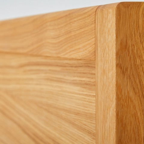 Postel z masivu STONE detail hlavového čela (2)