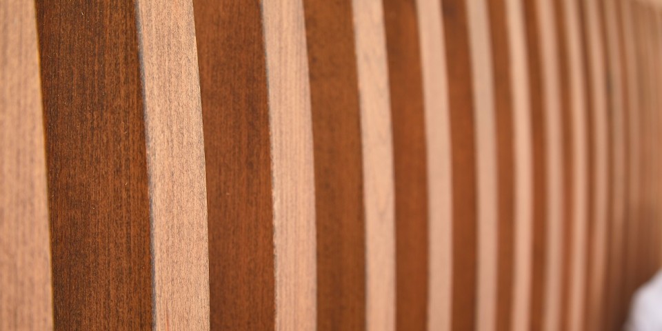 Postel z masivu BELNA Buk detail hlavového čela (2)