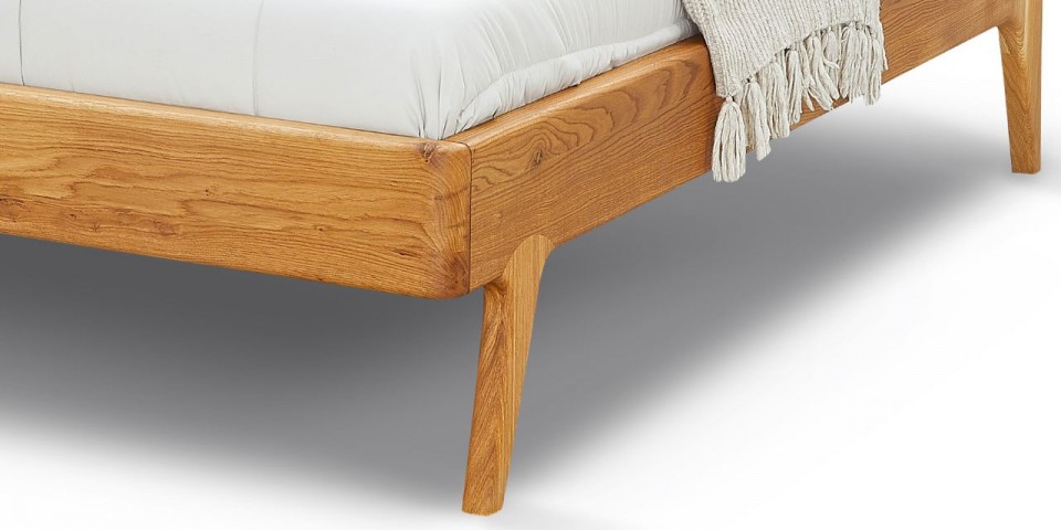 Postel z masivního dubu LAGO BELLE noha