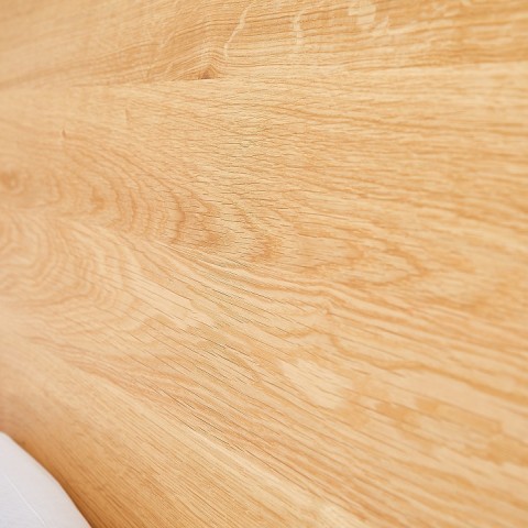 Postel z masivu CORTINA detail hlavového čela