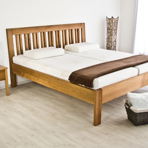 Postel z masivu CAIRO boční pohled