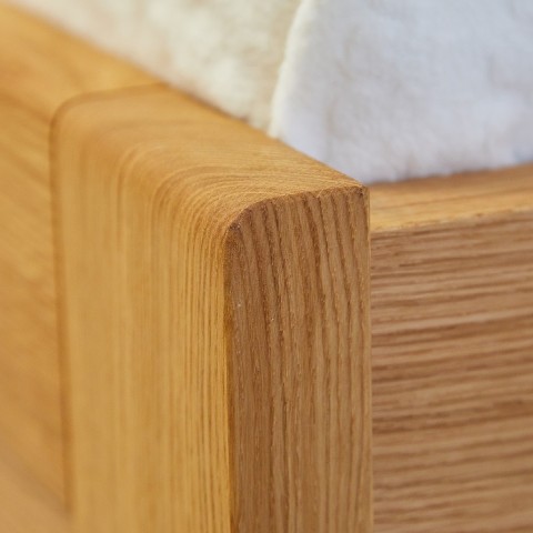 Postel z masivu ONTARIO detail nožního čela (1)