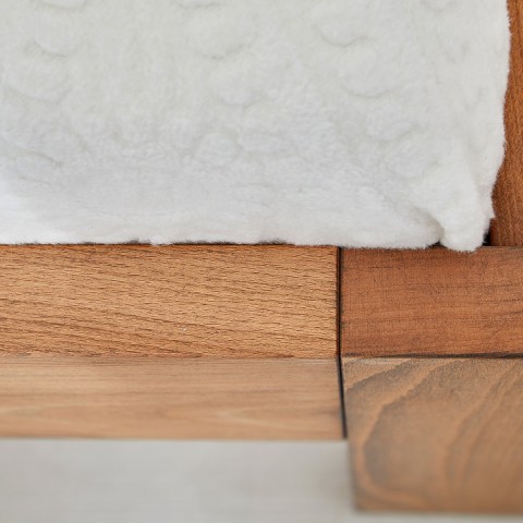 Postel z masivu GEONA detail nožního čela (1)