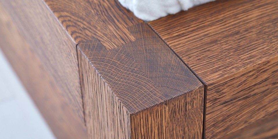 Postel s úložným prostorem CAPRI detail nožního čela 2