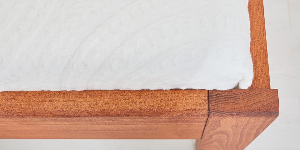 Postel z masivu BREMA buk detail nožního čela